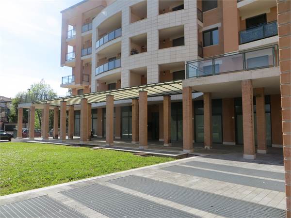 Locale Commerciale in pieno centro-