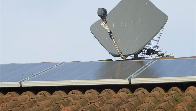 FOTOVOLTAICO E PARABOLICA