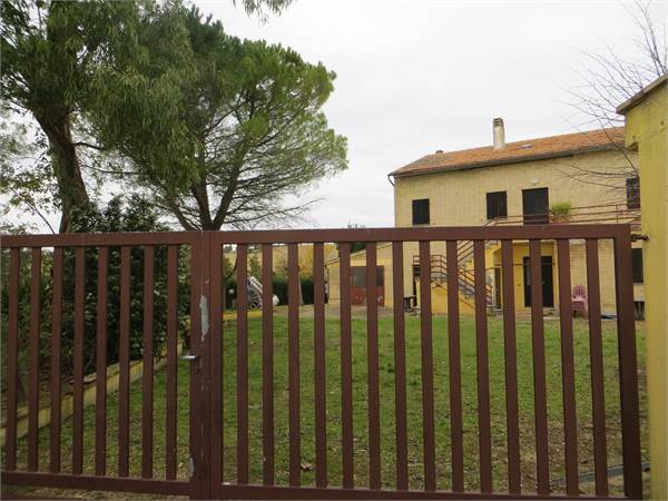 Casale di Campagna con terreno