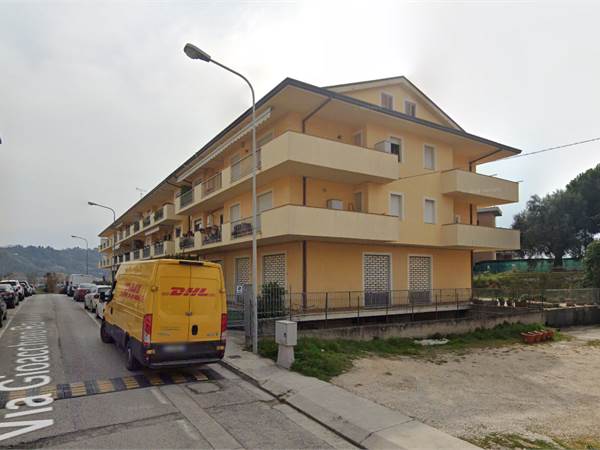 LOCALI COMMERCILI UFFICI E DEPOSITI A MARINA DI ALTIDONA
