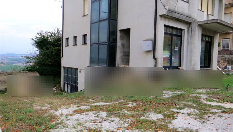 corte pertinenziale ingresso garage