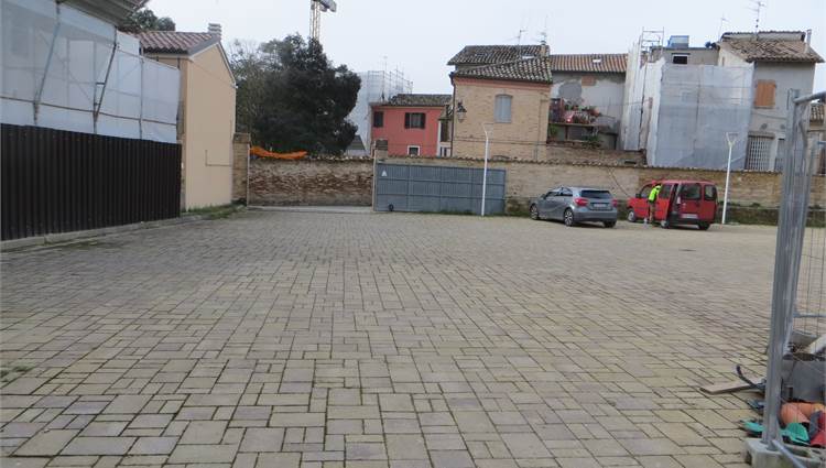 PARCHEGGIO RISERVATO POSTO AUTO OPZIONALE