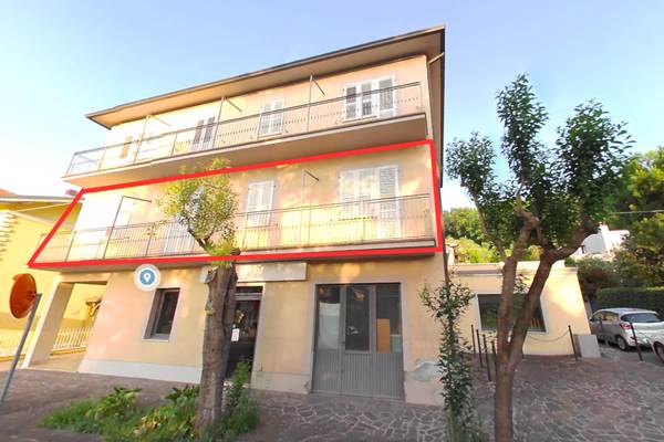 AMPIO APPARTAMENTO AL GREZZO AL PIANO PRIMO A SANT'ELPIDIO A MARE