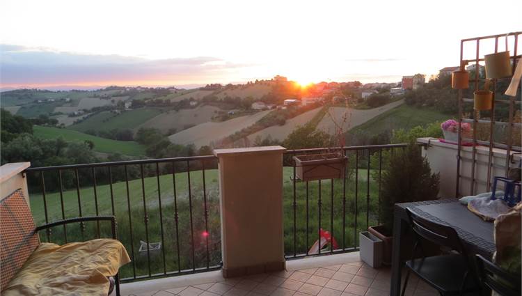 balcone fronte living abitabile