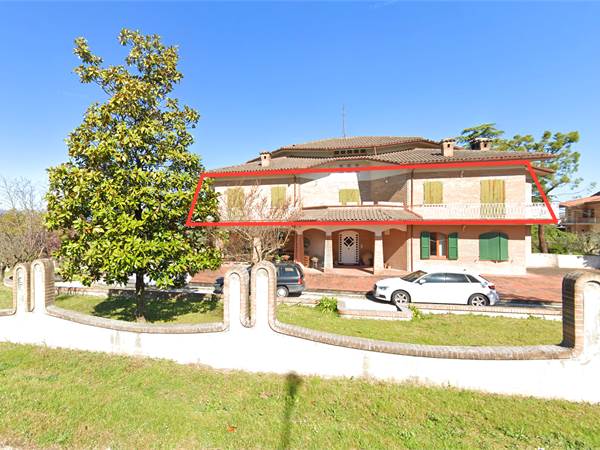 APPARTAMENTO 492 MQ COMMERCIALI CON GARAGE A SERVIGLIANO (FM)