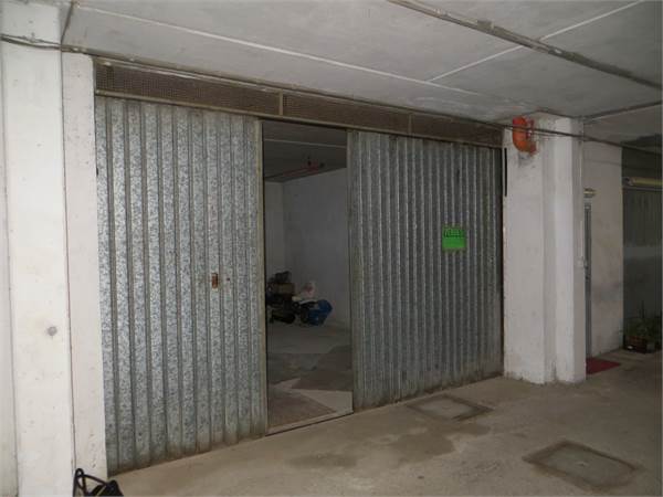 GARAGE-