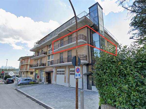 APPARTAMENTO 175 MQ FALERONE (FM) CON BALCONI E CANTINA