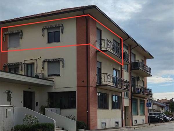 UFFICIO 135 MQ CIVITANOVA AMRCHE (MC) CON SOFFITTA E TERRAZZO