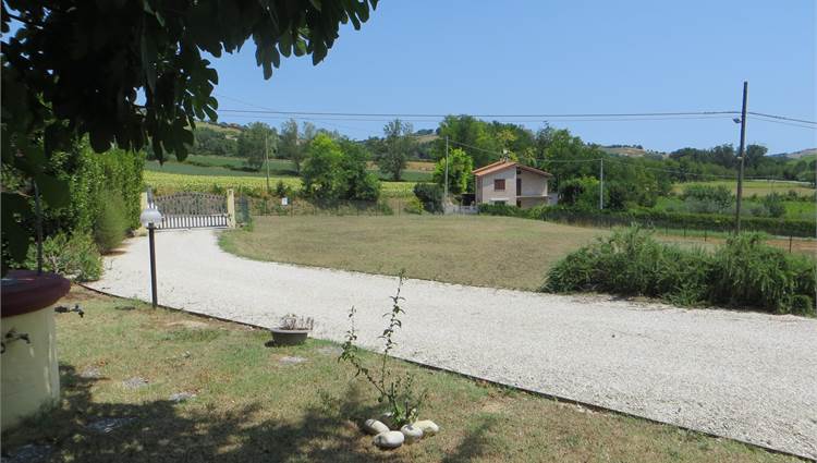 viale d'ingresso