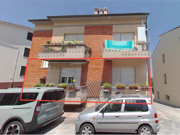 APPARTAMENTO 134 MQ AL PIANO TERRA CON BALCONI E TERRAZZA
