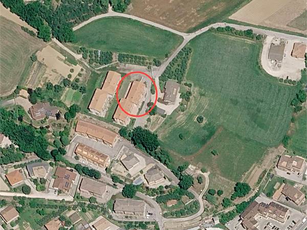 APPARTAMENTO P2 128 MQ A MONTEGIORGIO (FM) CON GARAGE CANTINA E 4 BALCONI