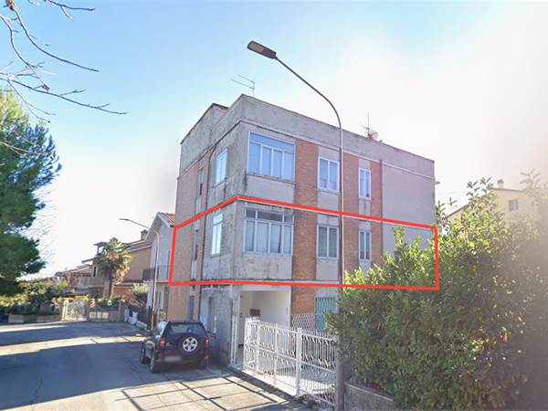 APPAPPARTAMENTO 138 MQ CON SOFFITTA E LASTRICO SOLARE A FERMO (FM)